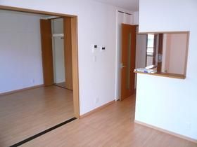 レイン・ツリー・ヴィレッジ  リビング