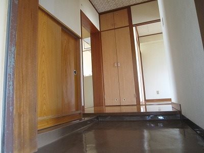 ハイツ崇善 玄関