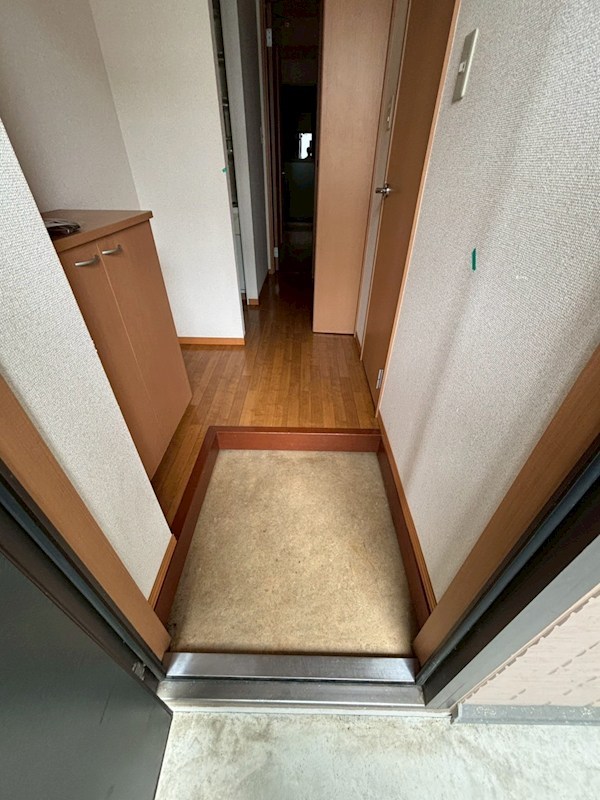 プラシード   玄関