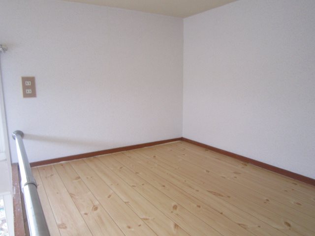 サンハイム成田 ベッドルーム