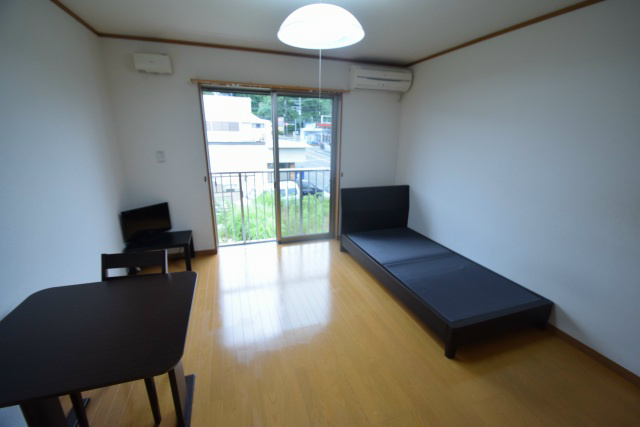 アンビシャス リビング