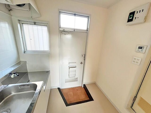 ウィスカーハイツ 玄関