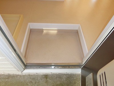 ハイネスポート 玄関