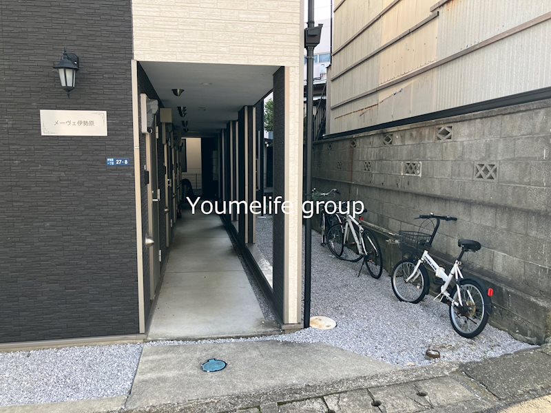 メーヴェ伊勢原 エントランス