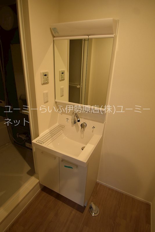 メイ　シェノン その他1