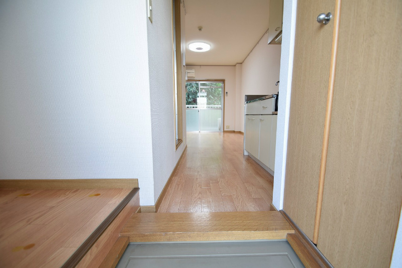 エステートピア湘南 玄関