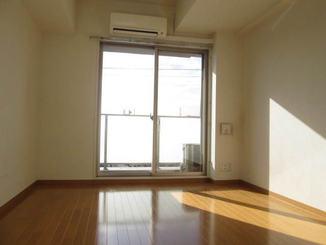 アース湘南台 リビング