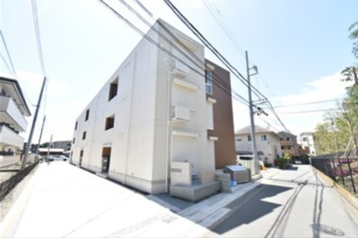 エミグランド愛甲石田 302号室 外観