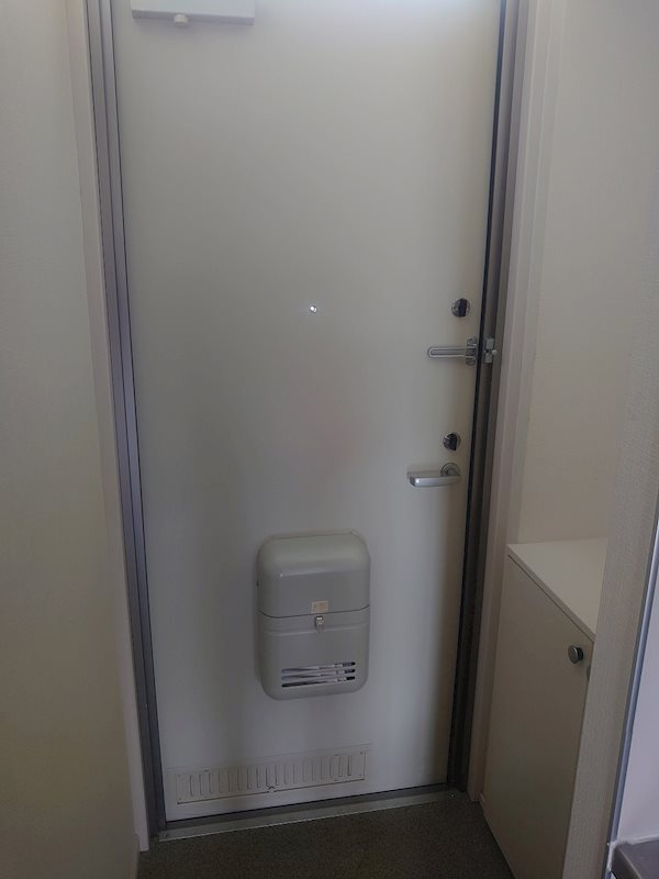 リバーサイド　イズミ 玄関