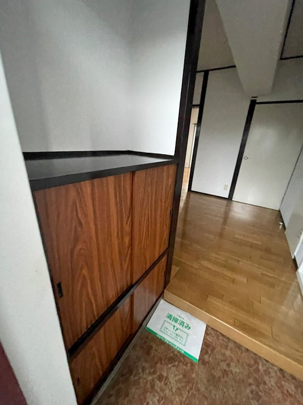 山口ハウスビル 玄関