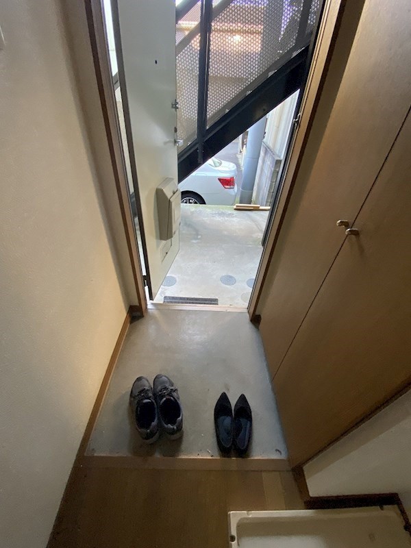 ハイツ安増 玄関