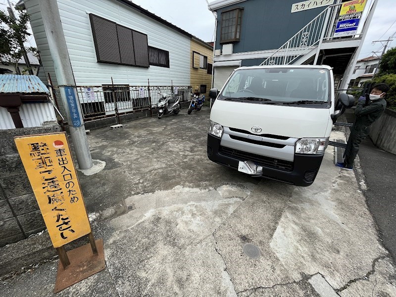 スカイハイツ 駐車場
