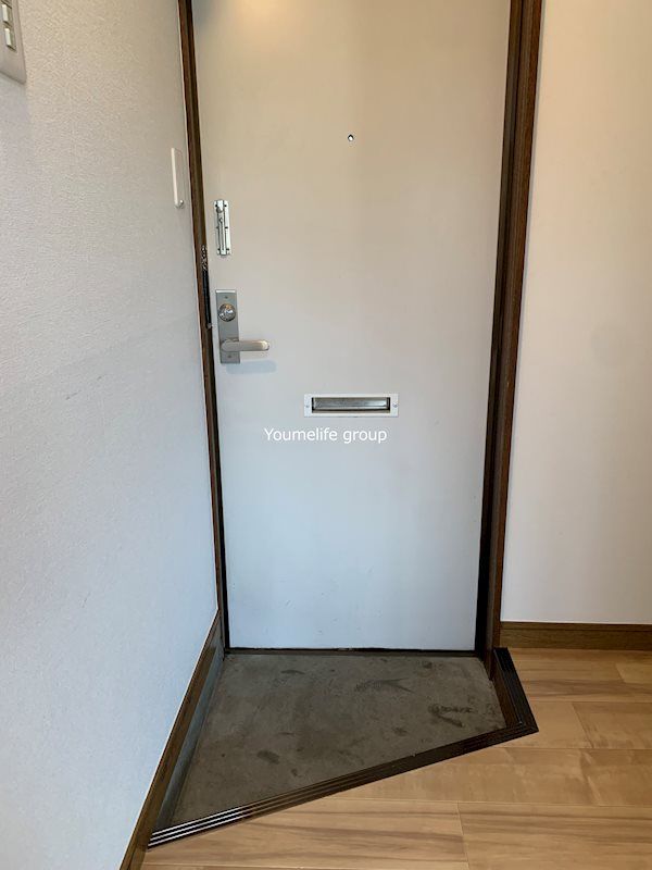 シャルム妻田 玄関