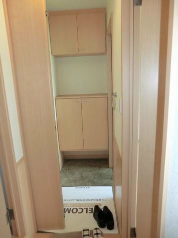 スワロウテイルＦ 玄関