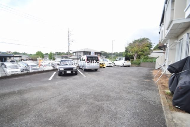 フラワーハイツ 駐車場
