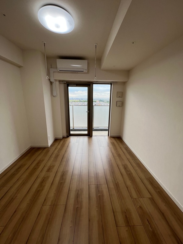 小田急伊勢原駅前マンション リビング