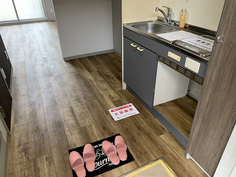 ホロン湘南弐番館 玄関