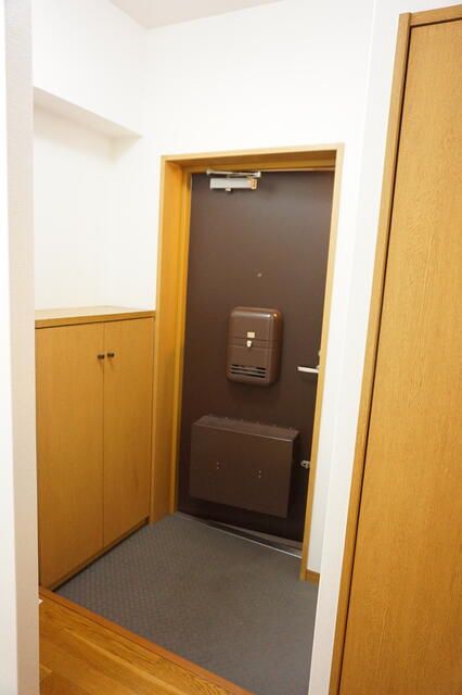 門倉第2湘南台ビル 玄関