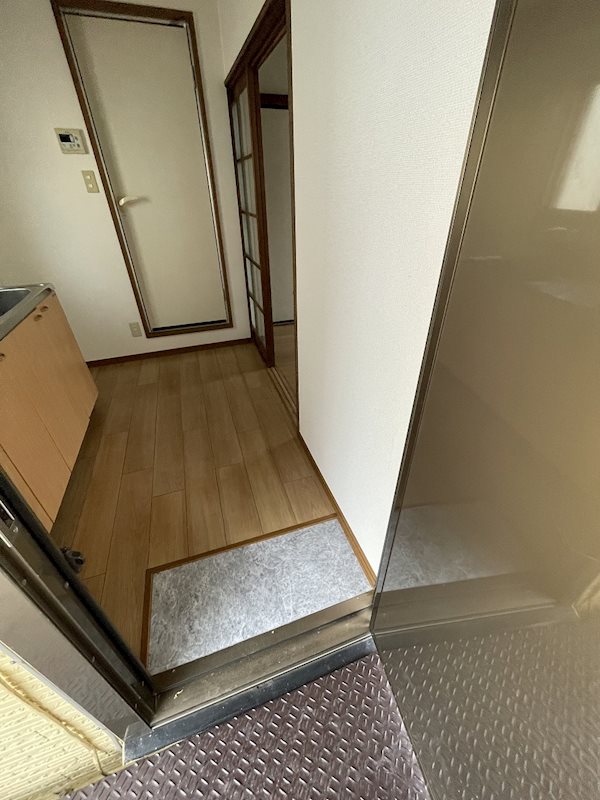 ＮＩＳＨＩＹＡＭＡ・アパート 玄関