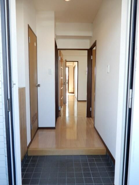 ドエル厚木 玄関