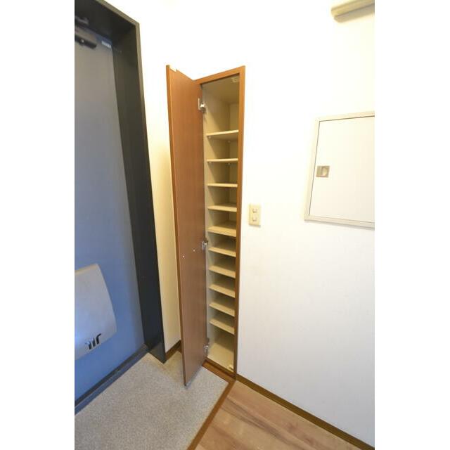 アルファコート鵠沼 玄関