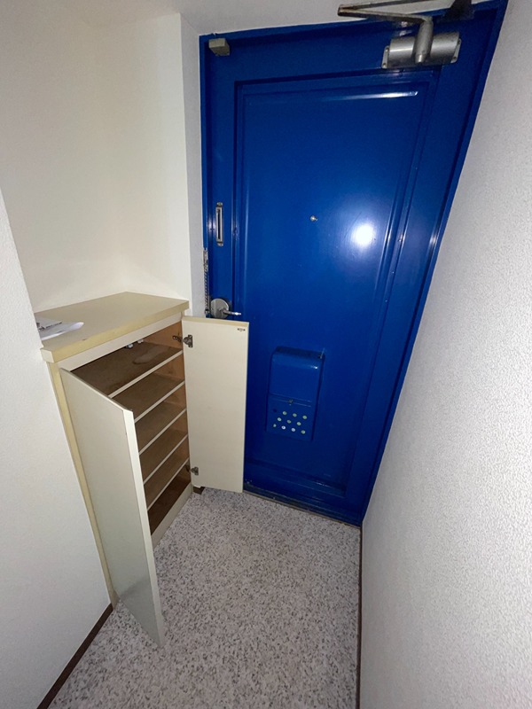 南林間ハイム 玄関