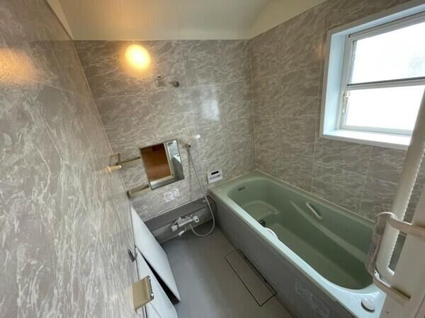 厚木市上荻野　戸建 風呂画像