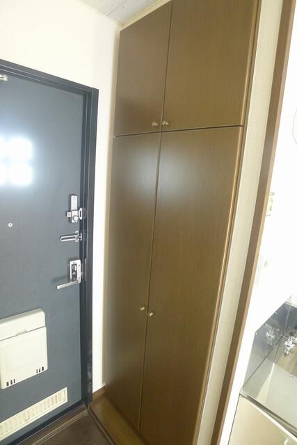 ベルグラン吉田B 玄関