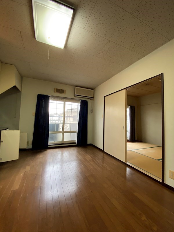 サープラス伊勢原PⅢ リビング