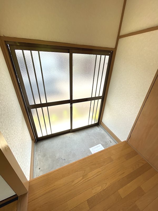 譲原貸家　3号 玄関