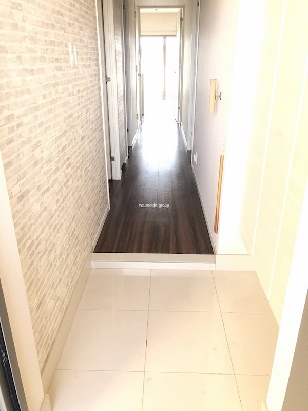 プレシス本厚木レジデンス 玄関