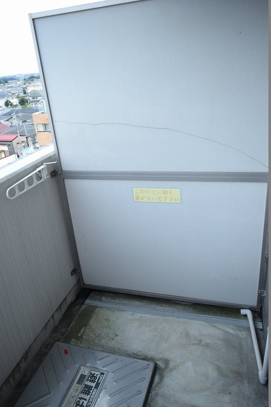 303号室参考 宮下ビル ベランダ