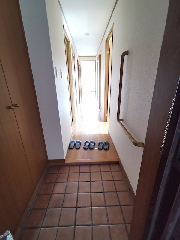 アルモニーア本厚木 玄関