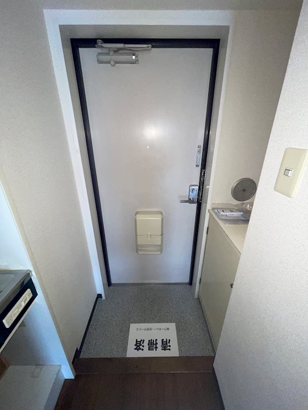 コーポグランピネード 玄関