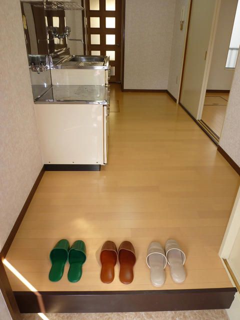 ホワイトハイツ本厚木 玄関