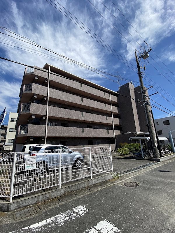 ファミーユ高座渋谷 402号室 外観