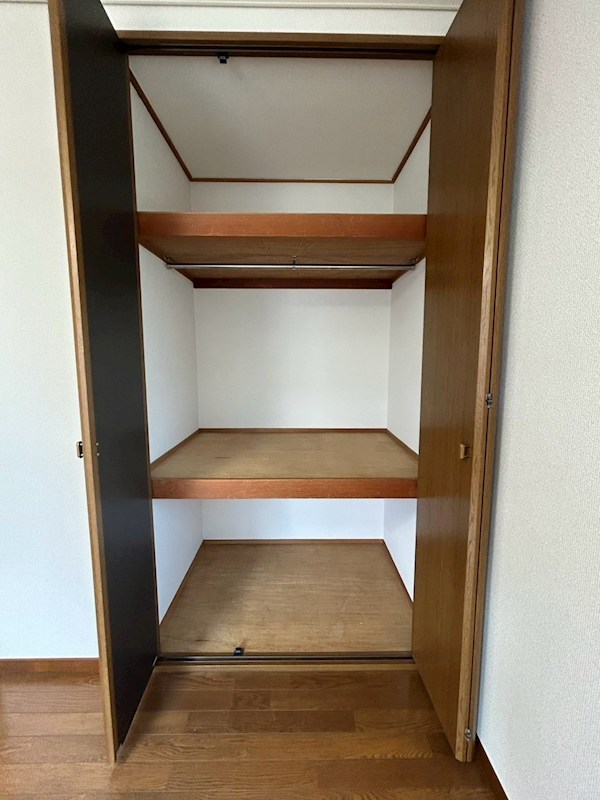 コーポルネッサンス 収納