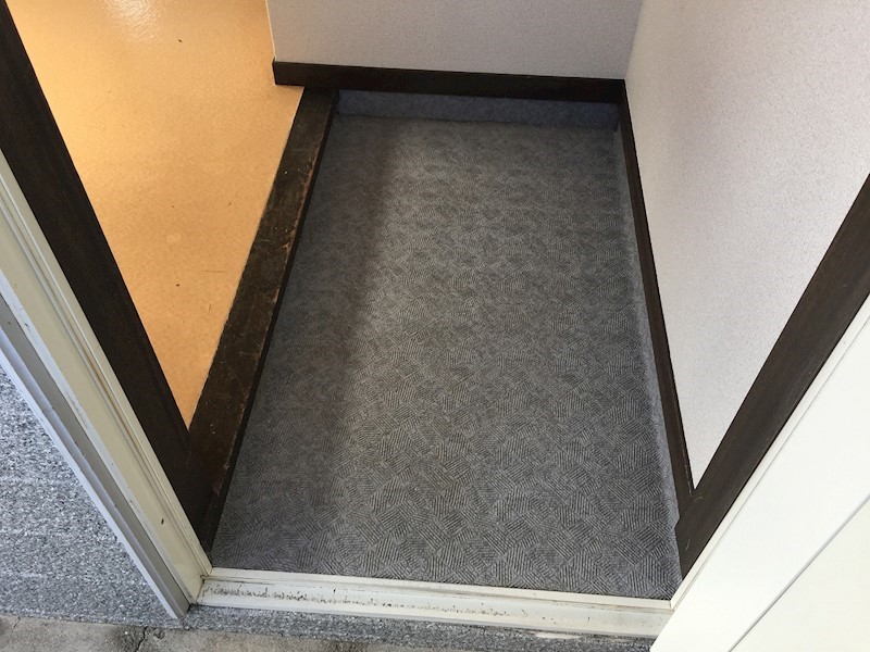 メゾンヨコヤマ 玄関