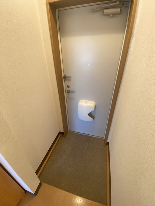 ピュアコート・すみれ 玄関