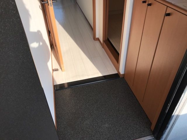 エクレセンスミナミ 玄関