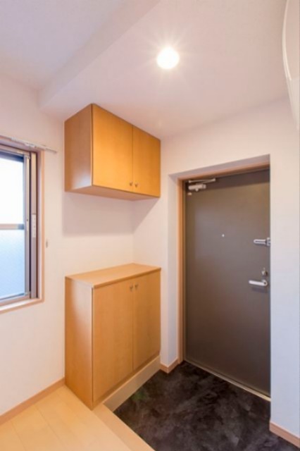 ヴィオレット湘南 玄関