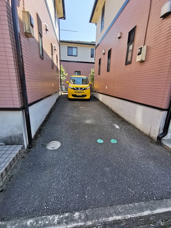 パストラルA棟 駐車場