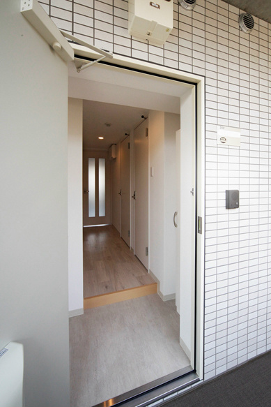 KADOIE TSUJIDO  (カドイエツジドウ)  玄関