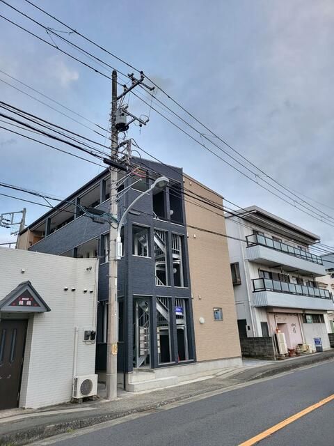 メゾン・ド・ユートピア小田原 202号室 外観