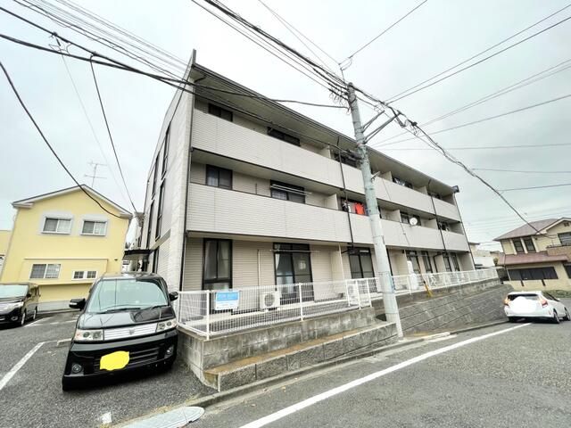 メイゾン・チュトワイエ白旗 302号室 外観