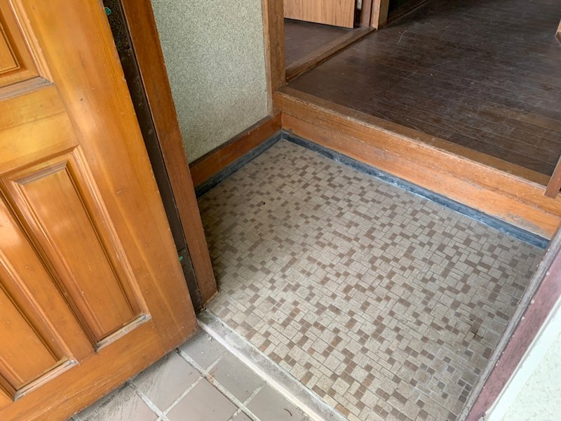 吉田町野本貸家 玄関