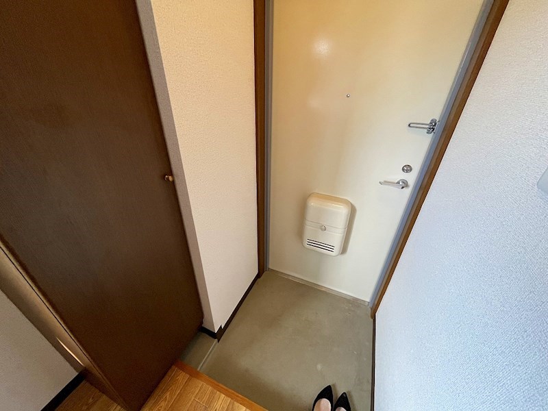 岩崎ビル 玄関