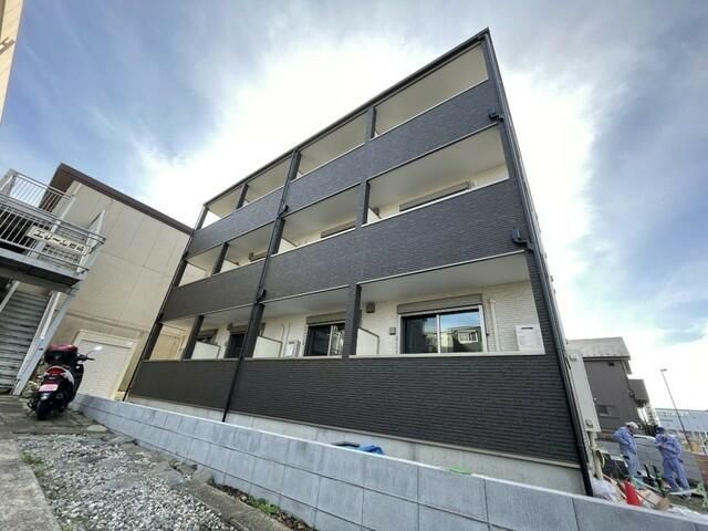 ジーメゾン伊勢原石田 0102号室 外観