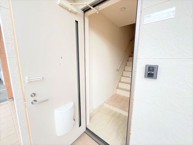 コンフォールK 玄関
