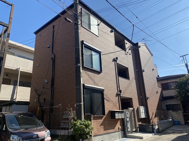 Ｃｏｍｏｄｏ　Ｈｏｎ－ａｔｓｕｇｉ 102号室 外観